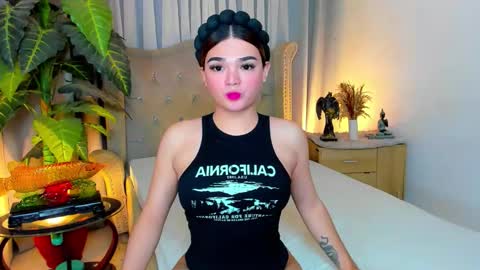 Snapshot of princesshugecumontop chatting on 11/21/25, 11:53 PrincessDONT FORGET TO FOLLOW ME online show from 11/21/25, 11:53