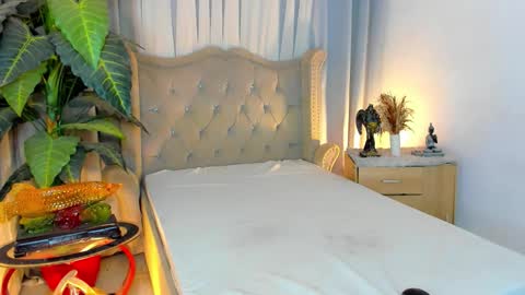 Snapshot of princesshugecumontop chatting on 12/02/25, 08:52 PrincessDONT FORGET TO FOLLOW ME online show from 12/02/25, 08:52