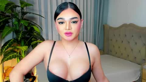 Snapshot of princesshugecumontop chatting on 12/17/25, 11:16 PrincessDONT FORGET TO FOLLOW ME online show from 12/17/25, 11:16