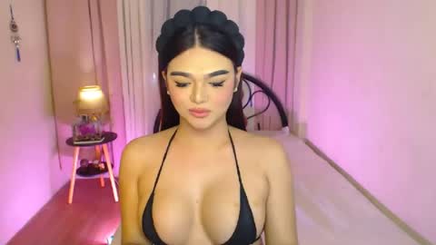 Snapshot of princesshugecumontop chatting on 06/18/26, 06:35 PrincessDONT FORGET TO FOLLOW ME online show from 06/18/26, 06:35