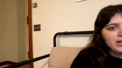 Snapshot of princesslaylaa chatting on 01/17/25, 02:50 princessviccxo online show from 01/17/25, 02:50