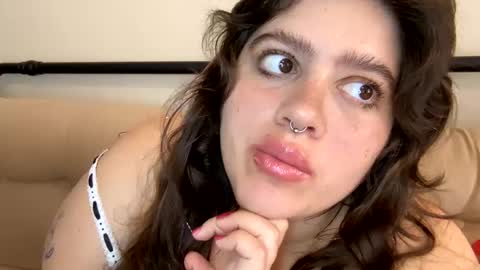 Snapshot of princesslaylaa chatting on 03/05/25, 08:00 princessviccxo online show from 03/05/25, 08:00