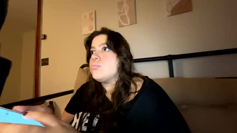 Snapshot of princesslaylaa chatting on 10/11/25, 02:44 princessviccxo online show from 10/11/25, 02:44