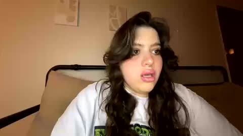 Snapshot of princesslaylaa chatting on 10/15/25, 05:07 princessviccxo online show from 10/15/25, 05:07