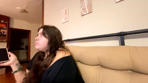 Snapshot of princesslaylaa chatting on 10/24/25, 07:38 princessviccxo online show from 10/24/25, 07:38