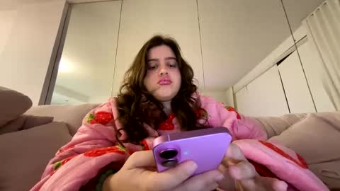 Snapshot of princesslaylaa chatting on 03/12/26, 04:18 princessviccxo online show from 03/12/26, 04:18