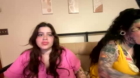 Snapshot of princesslaylaa chatting on 04/16/26, 04:13 princessviccxo online show from 04/16/26, 04:13