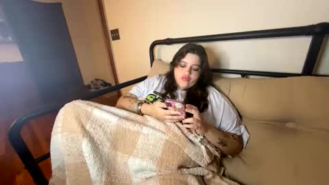 Snapshot of princesslaylaa chatting on 04/20/26, 04:48 princessviccxo online show from 04/20/26, 04:48