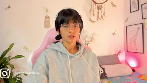 Snapshot of princessluna_14 chatting on 05/12/26, 11:35 princessluna_14 online show from 05/12/26, 11:35