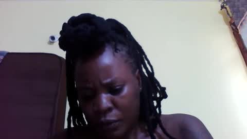 Snapshot of princessmiles2 chatting on 04/23/26, 02:52 phelly online show from 04/23/26, 02:52