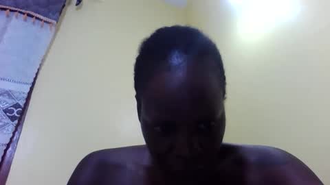 Snapshot of princessmiles2 chatting on 05/15/26, 10:17 phelly online show from 05/15/26, 10:17
