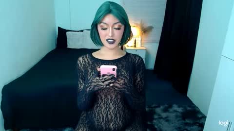 Snapshot of princessofcums69 chatting on 03/10/25, 09:10 Love online show from 03/10/25, 09:10