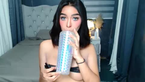 Snapshot of princessofcums69 chatting on 10/02/25, 10:55 Love online show from 10/02/25, 10:55