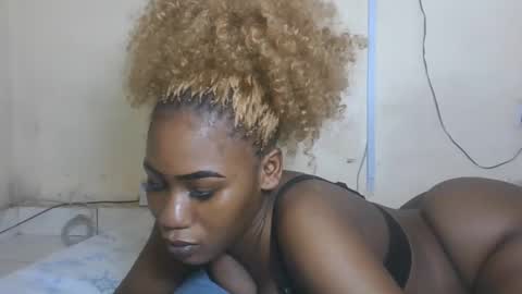 Snapshot of princesssweetass2 chatting on 11/04/25, 12:32 FENNY online show from 11/04/25, 12:32