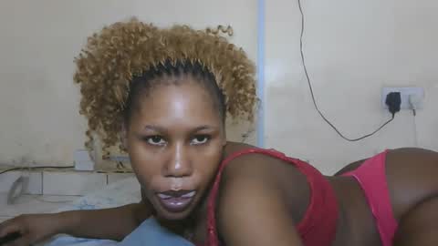 Snapshot of princesssweetass2 chatting on 11/26/25, 12:33 FENNY online show from 11/26/25, 12:33