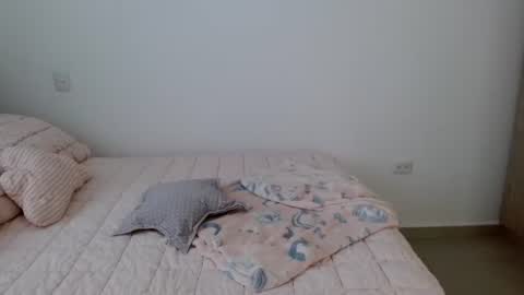 Snapshot of priscila_black chatting on 07/08/26, 08:13 Marcela online show from 07/08/26, 08:13