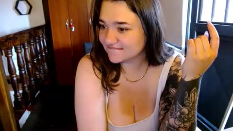 Snapshot of prismm_ chatting on 12/14/25, 04:01 prismm_ online show from 12/14/25, 04:01