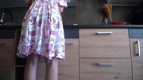 Snapshot of private_space chatting on 09/16/25, 08:26 Space online show from 09/16/25, 08:26