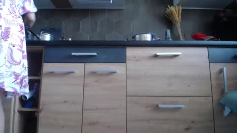 Snapshot of private_space chatting on 09/17/25, 09:11 Space online show from 09/17/25, 09:11