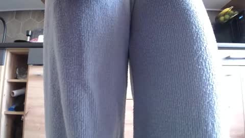 Snapshot of private_space chatting on 09/26/25, 06:39 Space online show from 09/26/25, 06:39