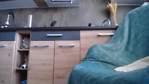 Snapshot of private_space chatting on 10/20/25, 08:04 Space online show from 10/20/25, 08:04