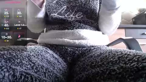 Snapshot of private_space chatting on 10/27/25, 10:19 Space online show from 10/27/25, 10:19