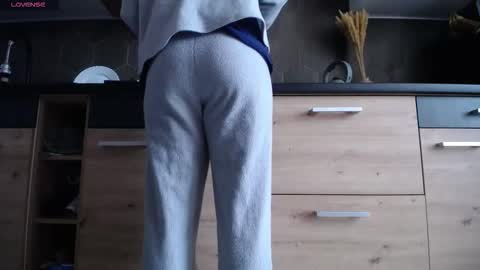 Snapshot of private_space chatting on 10/28/25, 07:34 Space online show from 10/28/25, 07:34