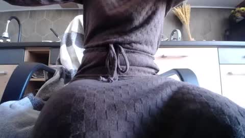 Snapshot of private_space chatting on 11/14/25, 08:02 Space online show from 11/14/25, 08:02