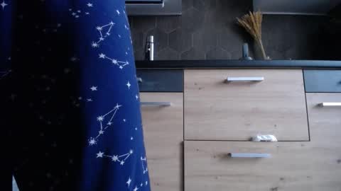 Snapshot of private_space chatting on 11/20/25, 08:14 Space online show from 11/20/25, 08:14