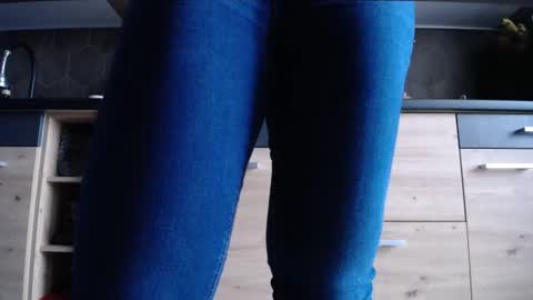 Snapshot of private_space chatting on 11/24/25, 07:19 Space online show from 11/24/25, 07:19