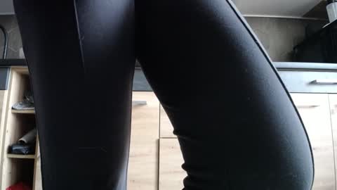 Snapshot of private_space chatting on 12/17/25, 07:14 Space online show from 12/17/25, 07:14