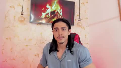 Snapshot of privilegewc chatting on 10/19/25, 01:17 privilegewc online show from 10/19/25, 01:17