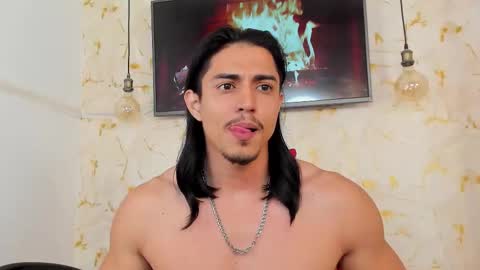 Snapshot of privilegewc chatting on 10/26/25, 04:29 privilegewc online show from 10/26/25, 04:29