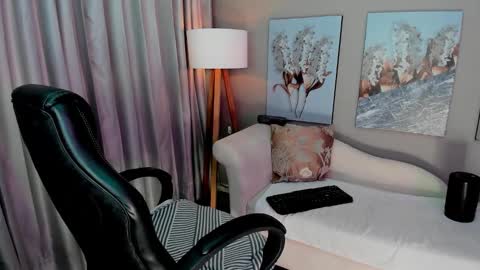 Snapshot of priya_rose chatting on 11/06/25, 06:09 Priya Rose online show from 11/06/25, 06:09