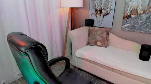 Priya Rose online show from 05/20/26, 09:59
