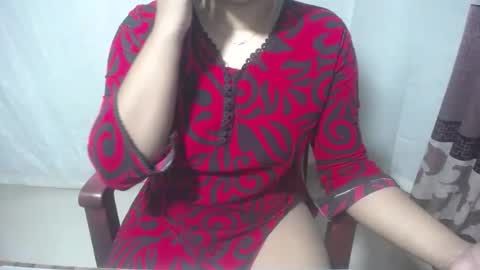 Snapshot of priyonti34 chatting on 02/16/26, 07:10 Priyonti ganguli online show from 02/16/26, 07:10