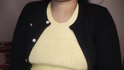 priyu_ online show from 11/28/25, 11:13