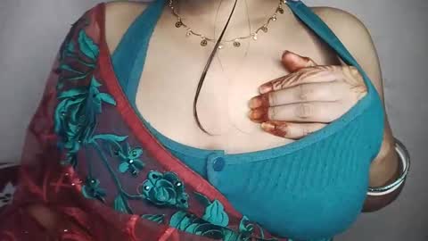 priyu_ online show from 12/15/25, 02:10