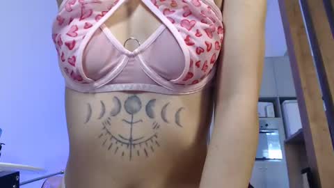 Lua Sekmet online show from 10/26/25, 07:53