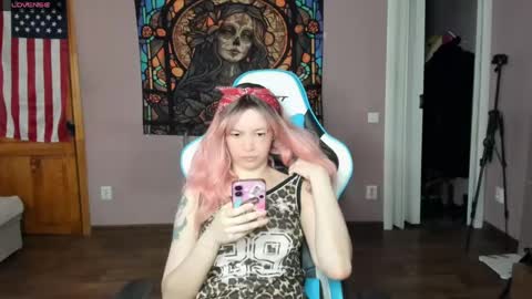 Snapshot of project_hisoka44 chatting on 04/18/26, 07:45 Di online show from 04/18/26, 07:45