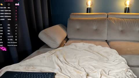 Snapshot of project_raven chatting on 02/07/25, 09:37 Raven  but you can call me sweetie or honey too  online show from 02/07/25, 09:37