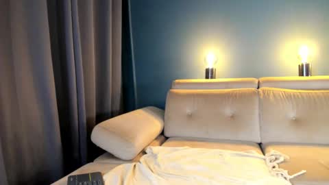 Snapshot of project_raven chatting on 09/12/25, 06:30 Raven  but you can call me sweetie or honey too  online show from 09/12/25, 06:30