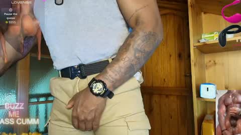 Snapshot of proudlyblack30 chatting on 06/03/26, 02:33 sergeant. online show from 06/03/26, 02:33