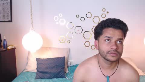 Adris  Juan online show from 11/28/25, 04:04