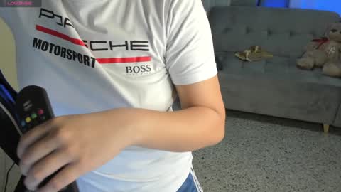    INDEPENDENT MODEL online show from 01/02/25, 10:37