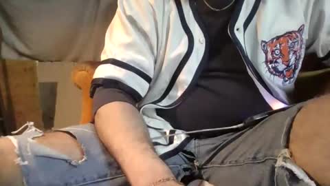 Snapshot of pspee313 chatting on 04/05/26, 02:20 pspee313 online show from 04/05/26, 02:20