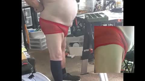 Snapshot of pudgy75 chatting on 10/21/25, 08:20 pudgy online show from 10/21/25, 08:20