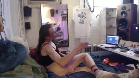 Snapshot of puff0169 chatting on 04/25/26, 06:38 puff0169 online show from 04/25/26, 06:38