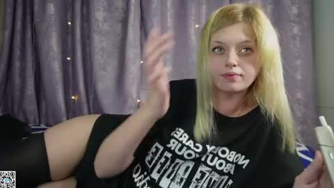 Snapshot of puff_witch chatting on 04/12/26, 08:47 Nayaa Nay 3 online show from 04/12/26, 08:47