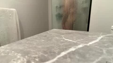 Snapshot of puffiest chatting on 12/21/25, 08:54 puffiest online show from 12/21/25, 08:54